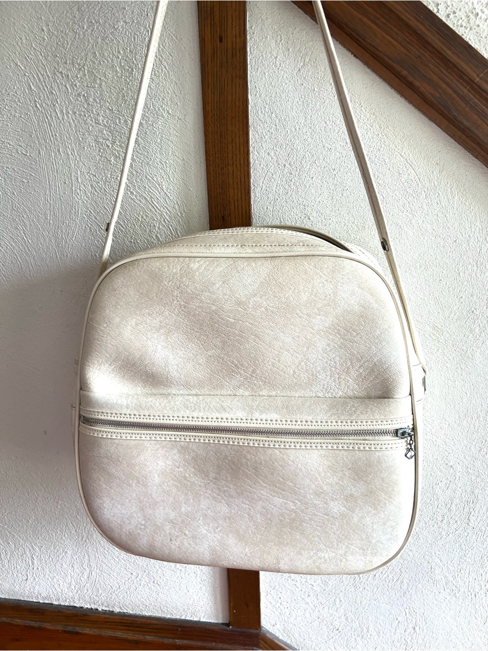 Vintage 60s Cream Vinyl Crossbody Travel Luggage